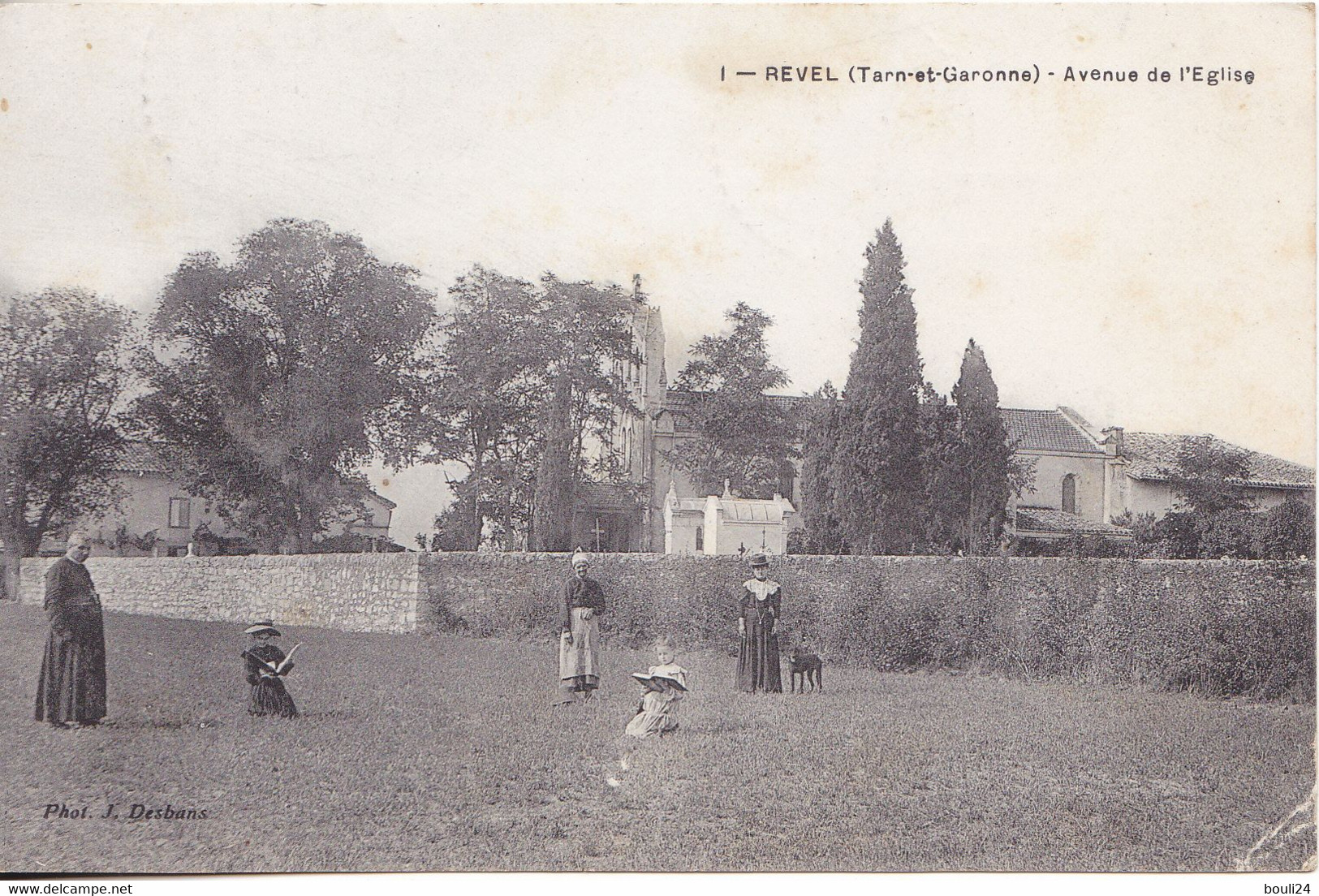 BERG- REVEL  EN HAUTE GARONNE   AVENUE DE L'EGLISE CPA  CIRCULEE - Revel