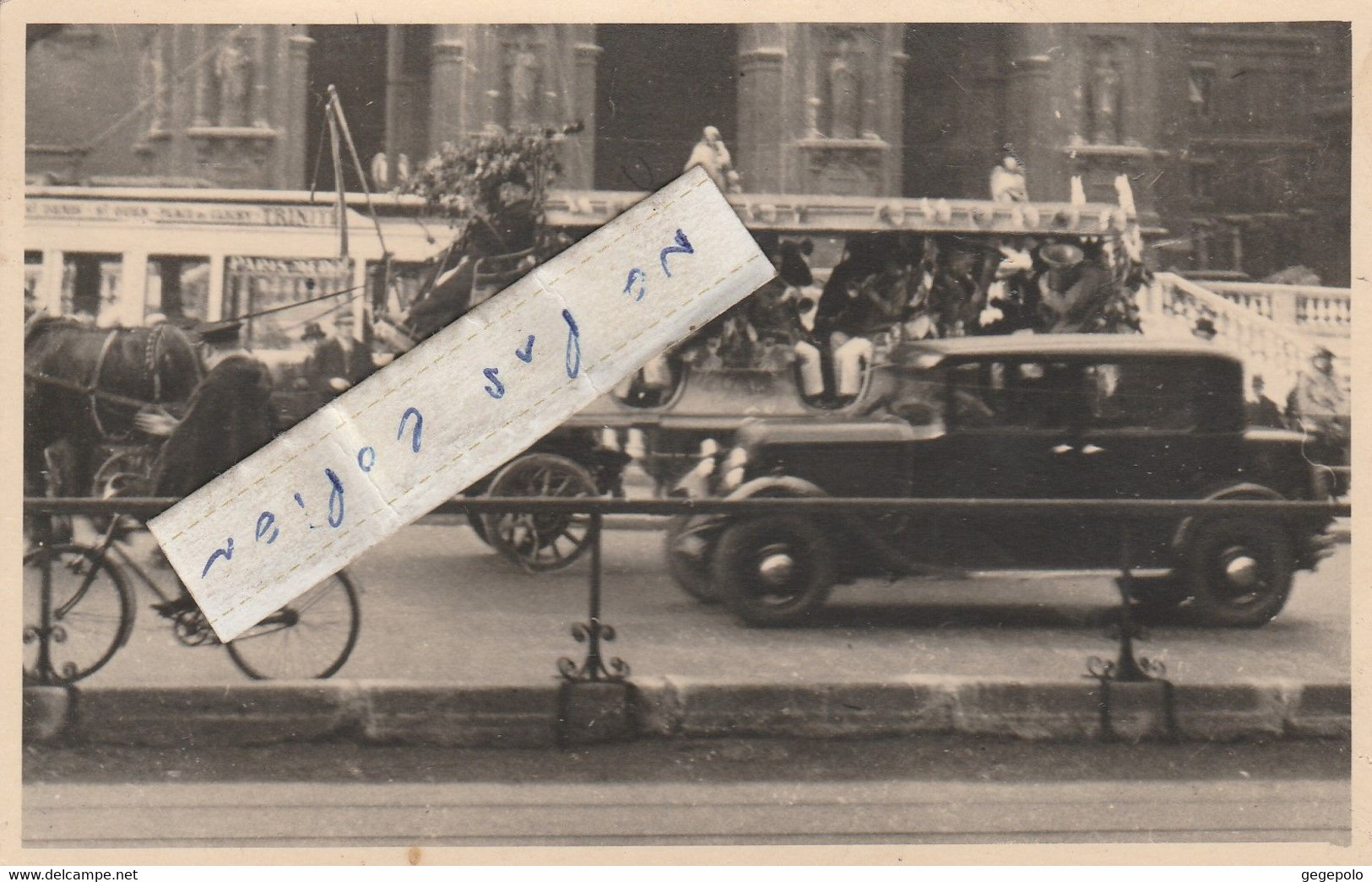 PARIS  9ème  - Place De La Trinité - Quinzaine Commerciale - Arrivée Des Laitiers De Montfermeil En 1934 ( Carte-photo ) - District 09