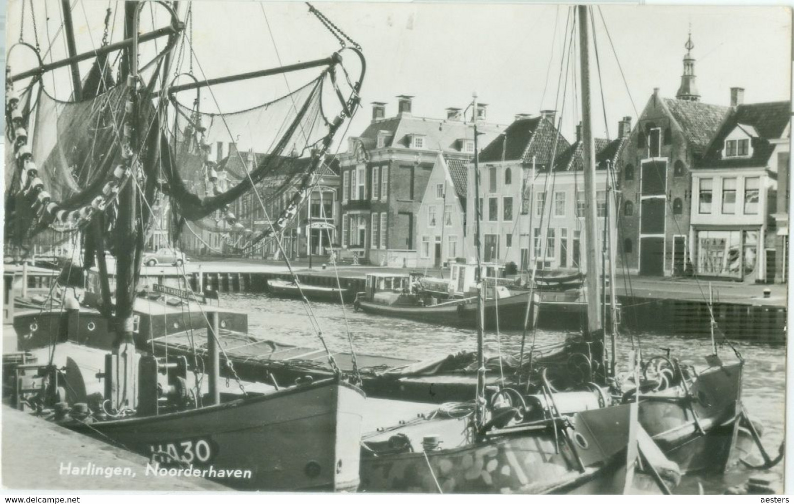 Harlingen 1959; Noorderhaven (met O.a. Vissersschip) - Gelopen. (van Leer) - Harlingen