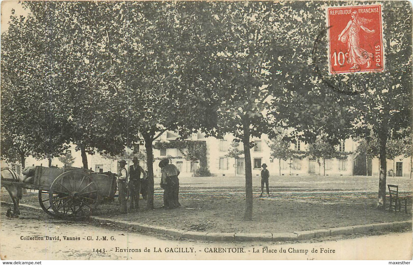 CARENTOIR La Place Du Champ De Foire - Otros & Sin Clasificación