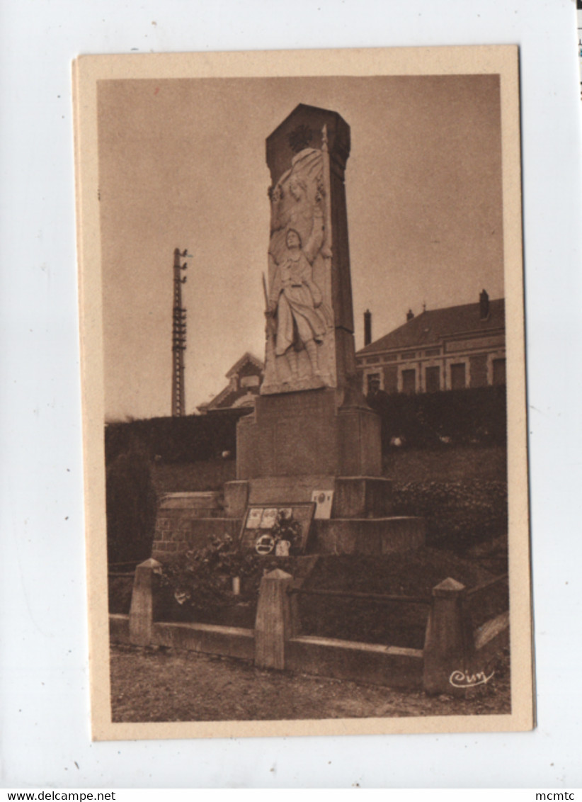 CPA -  Combles - (Somme) - Monument Aux Morts - 1914-18 - Combles