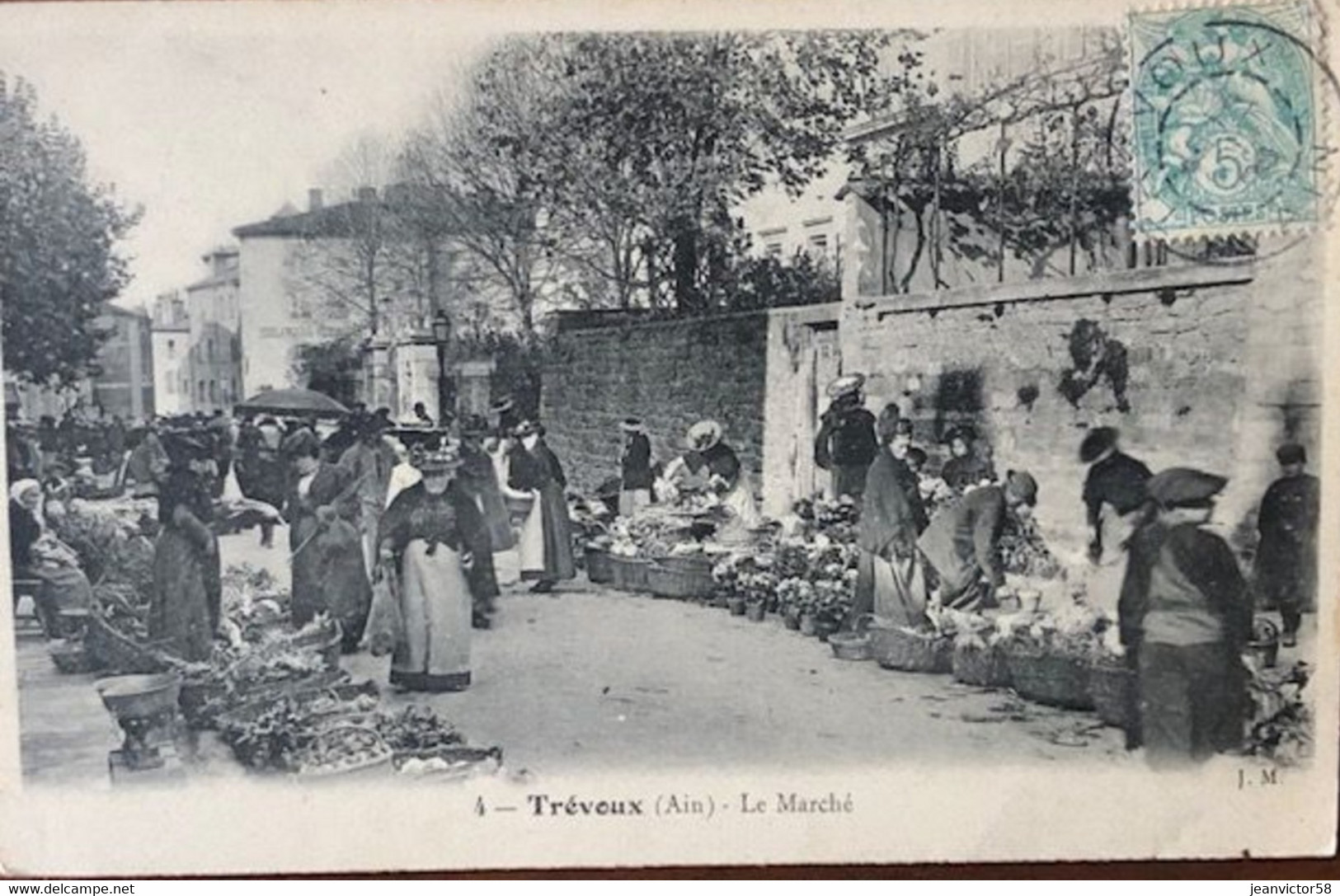 4 Trevoux Le Marché - Trévoux