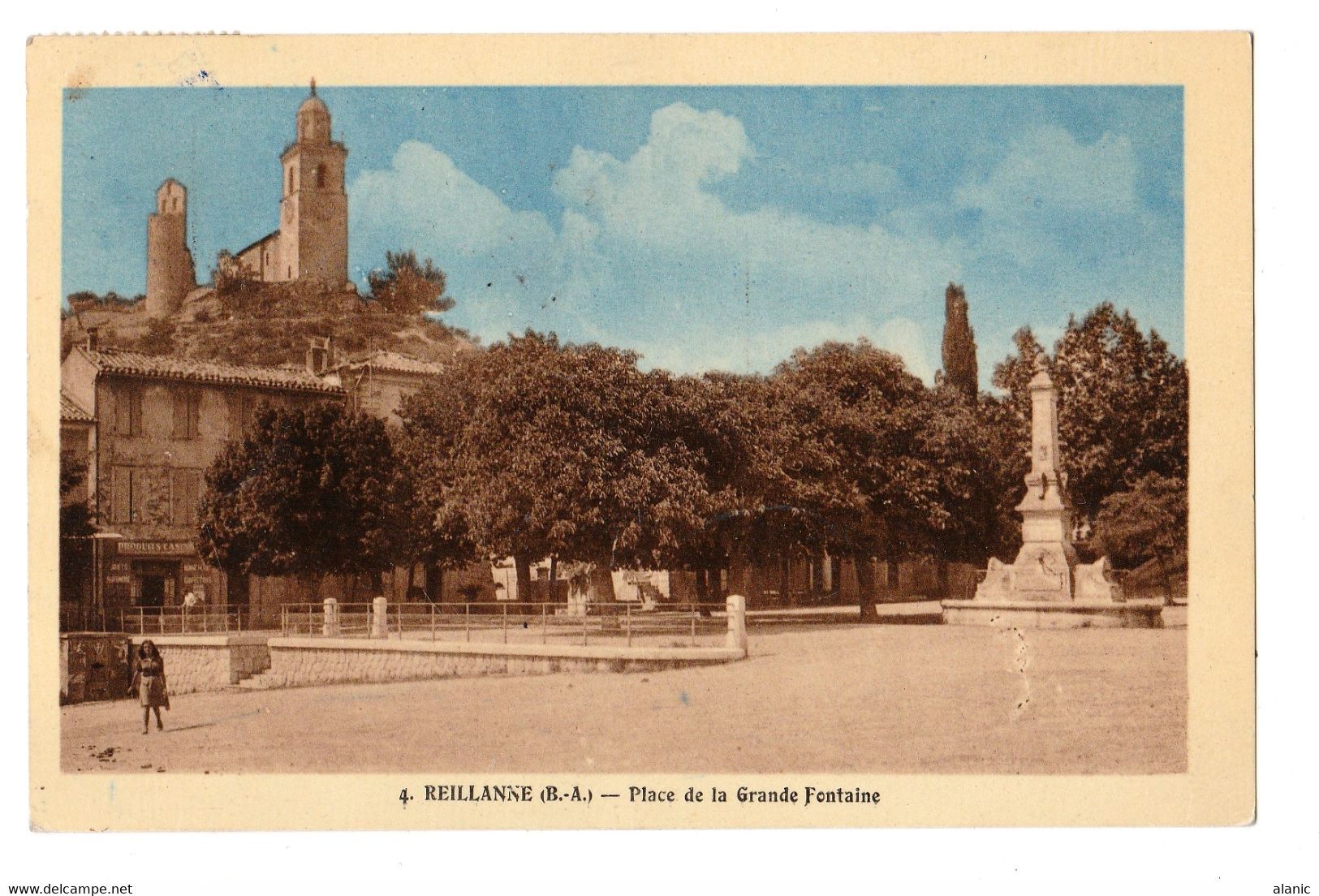 Alpes De Haute Provence  LOT DE 2CSM- Reillanne - Place De La Grande Fontaine - Fontaines  -+ CPA VUE GENERALE - Autres & Non Classés