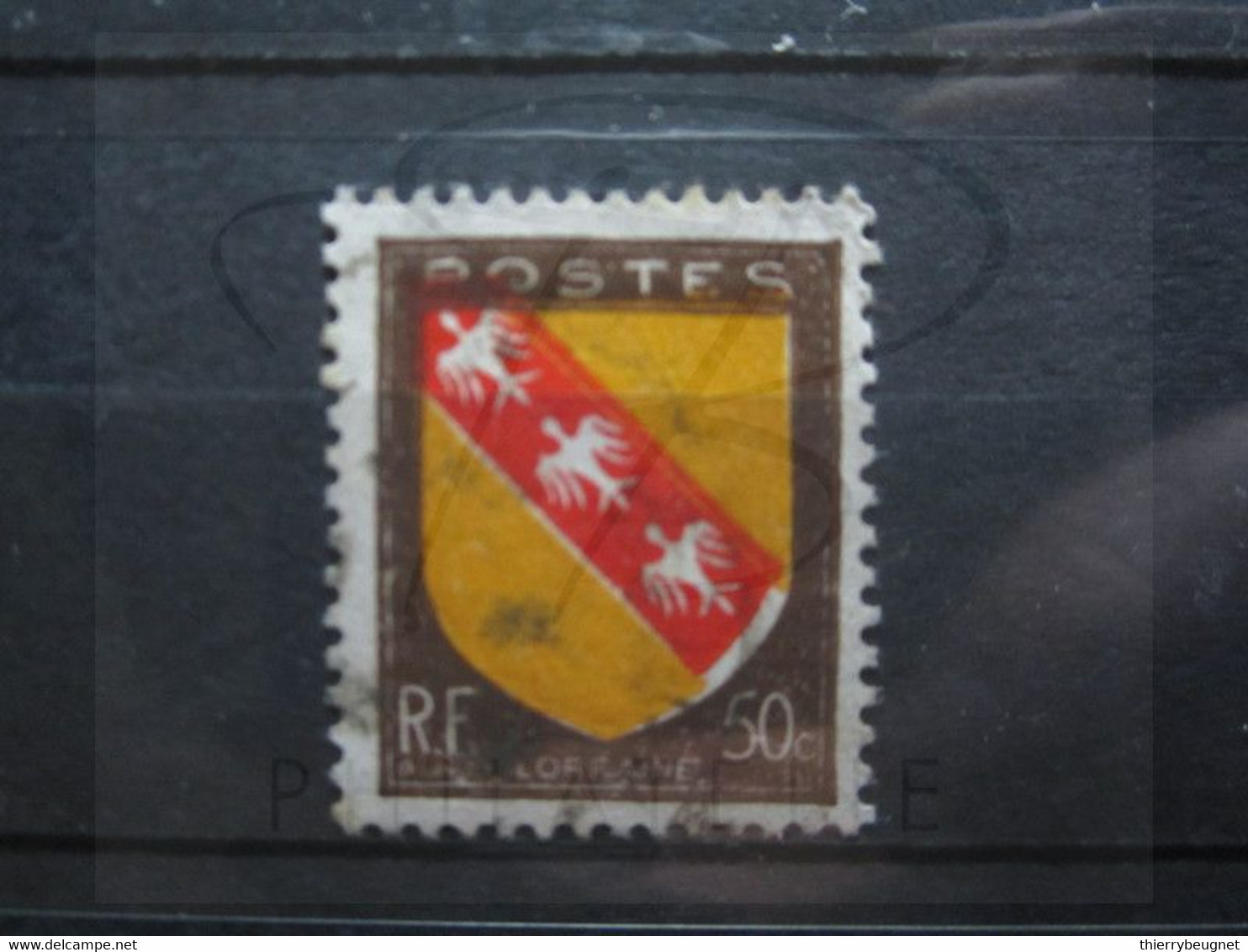 VEND BEAU TIMBRE DE FRANCE N° 757 , ROUGE DECALE !!! - Oblitérés