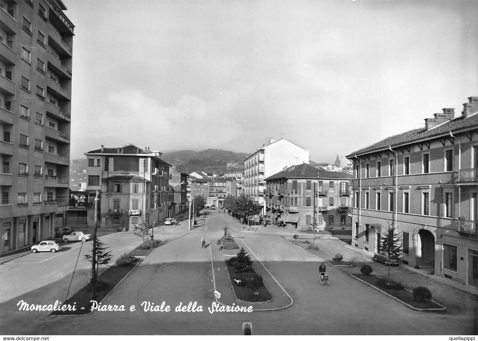 013246 "(TO)  MONCALIERI - PIAZZA E VIALE DELLA STAZIONE"  ANIMATA, AUTO, VERA FOTO. CART NON SPED - Moncalieri