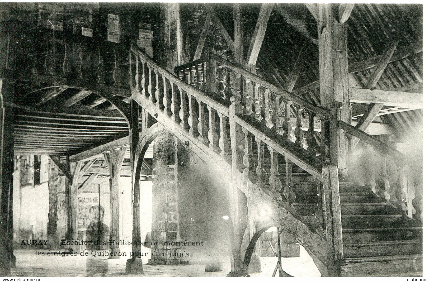 CPA - AURAY - ESCALIER DES ANCIENNES HALLES (ETAT PARFAIT) - Auray