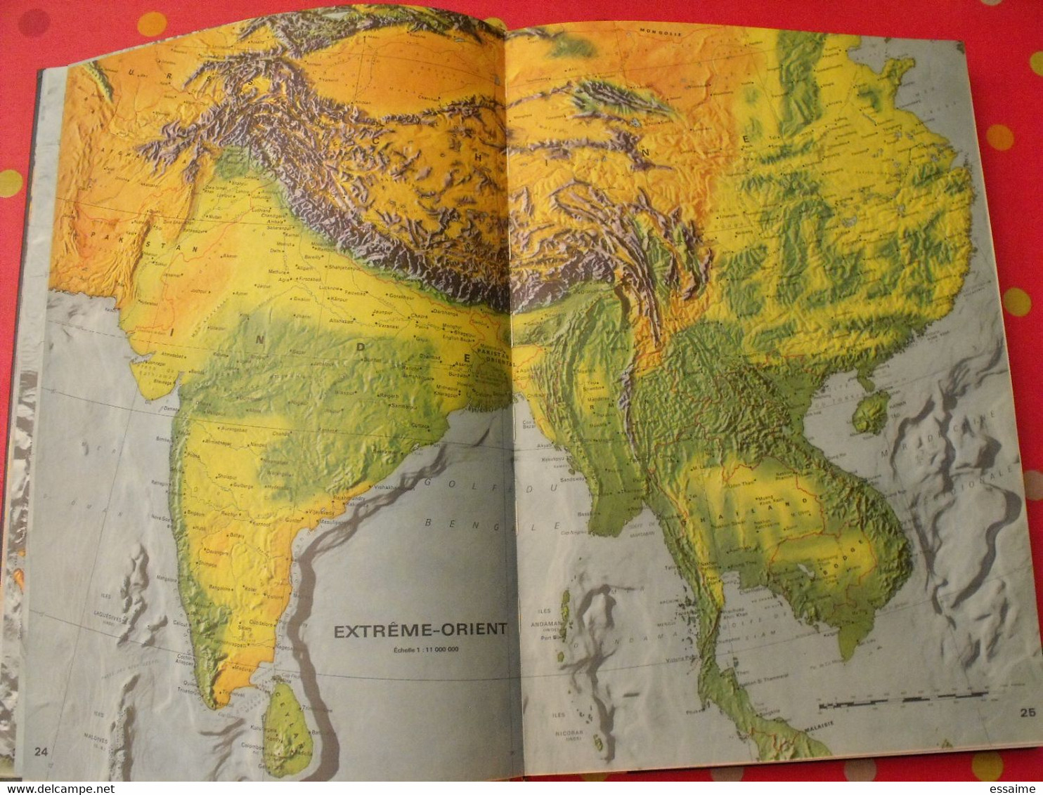 grand atlas mondial. très illustré et grand format. 1962