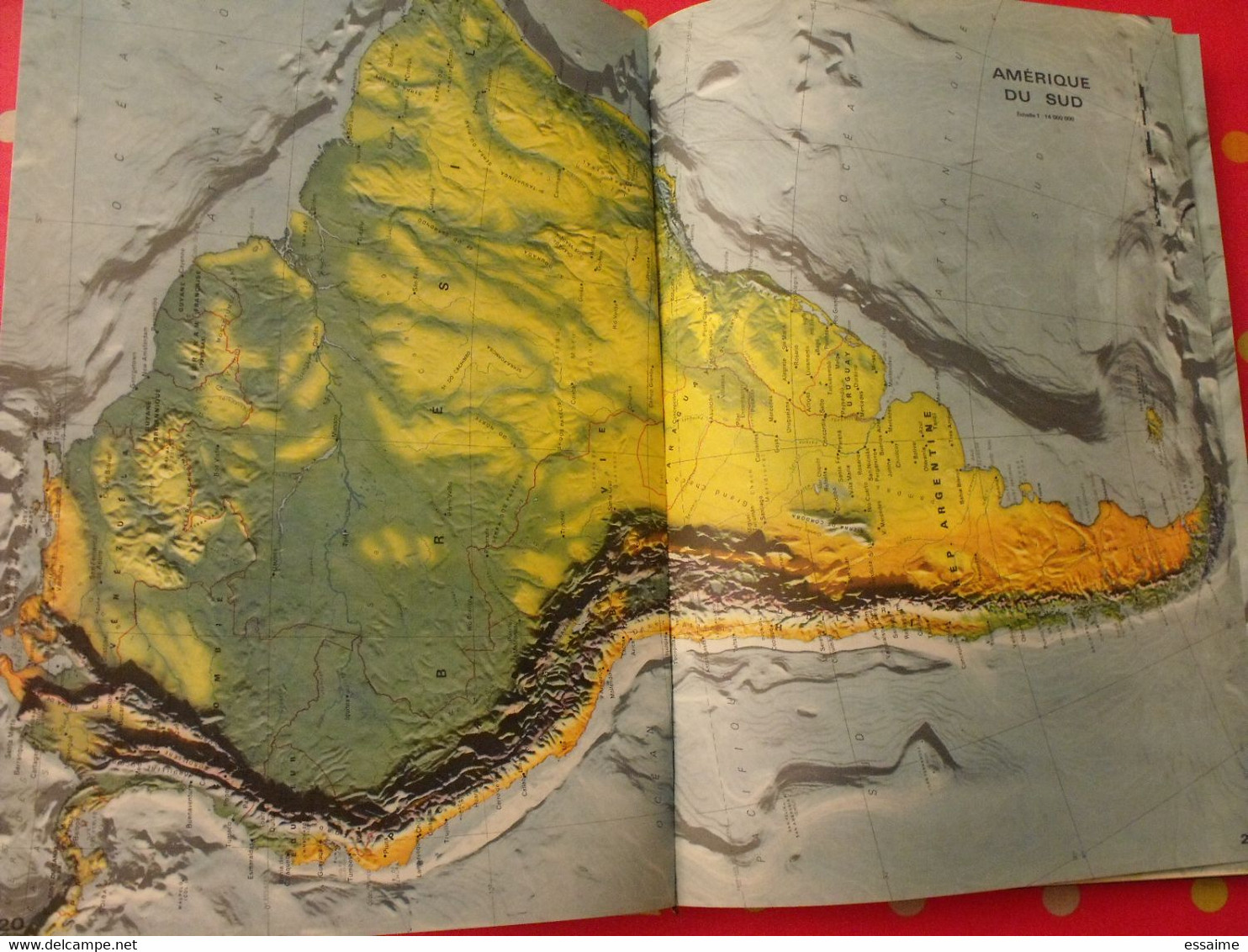 grand atlas mondial. très illustré et grand format. 1962