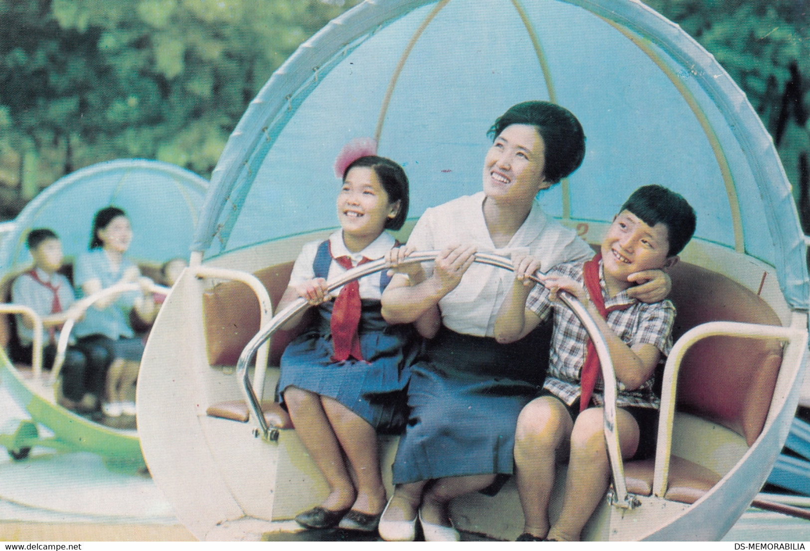 Pyongyang North Korea Amusement Park Postcard - Tilter Whirl - Corée Du Nord
