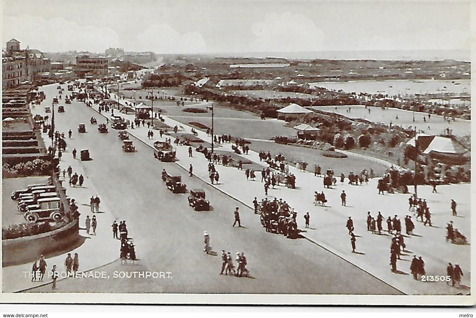 Post Card - SOUTHPORT - THE PROMENADE . ANIMATED - Southport