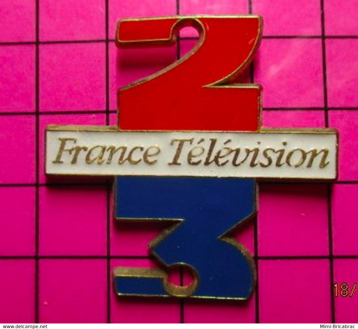 1214c Pin's Pins / Beau Et Rare / THEME : MEDIAS / Grand Pin's LA 2 LA 3 FRANCE TELEVISION Série Limitée - Médias