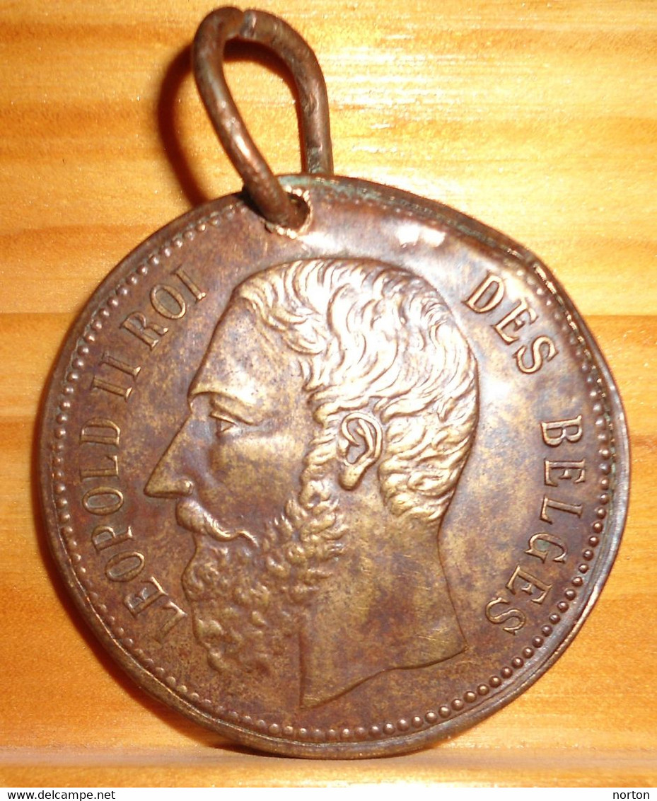 Médaille Léopold II – Souvenir Des Fêtes Et Du Grand Concours 1900 , 38 Mm Cuivre - Autres & Non Classés