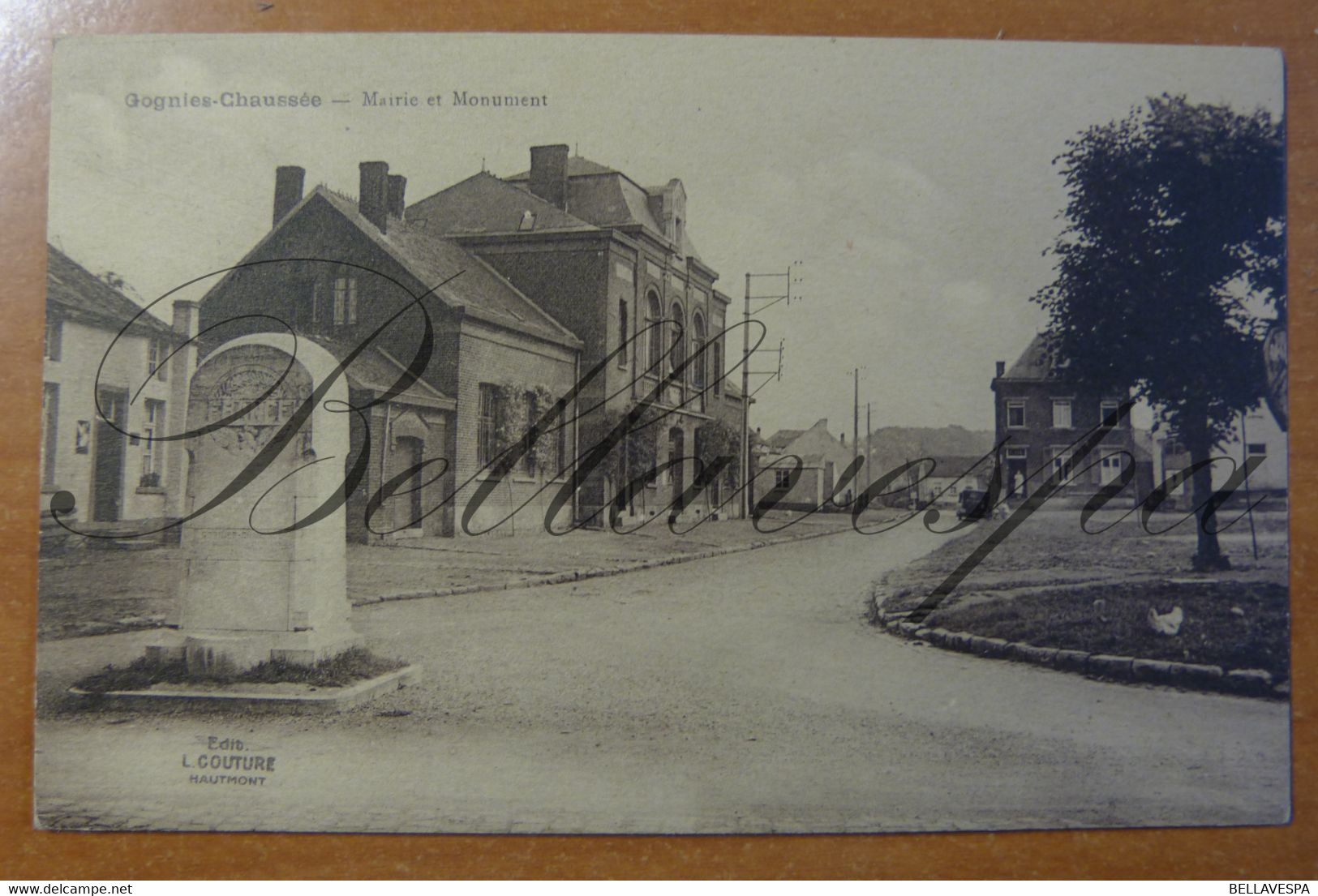 Gognies -Chaussee Mairie Et Monument De Guerre- Cafe - La Louvière