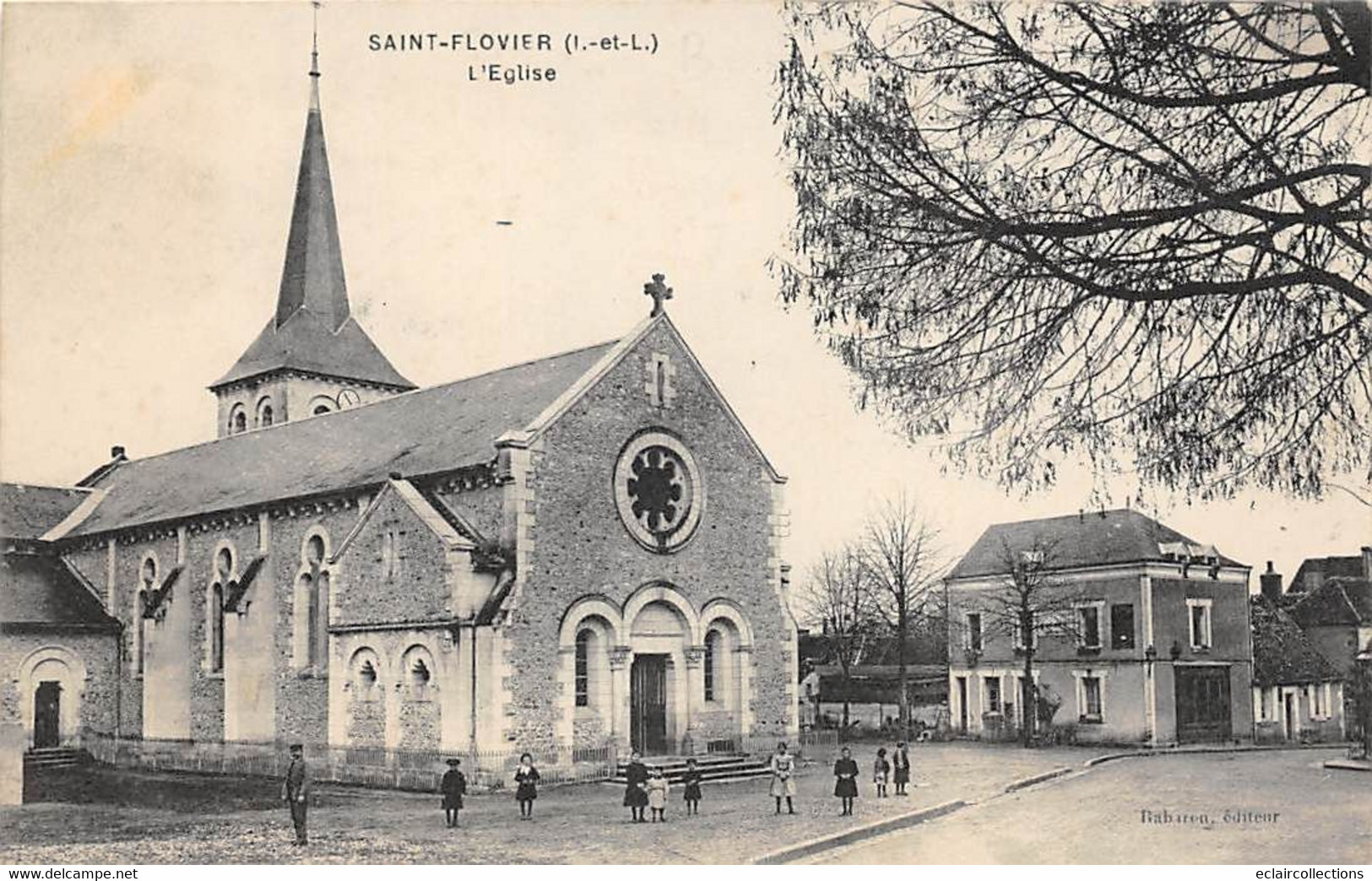 Saint-Flovier        37         Place De L'Eglise    -  2  -          (voir Scan) - Other & Unclassified