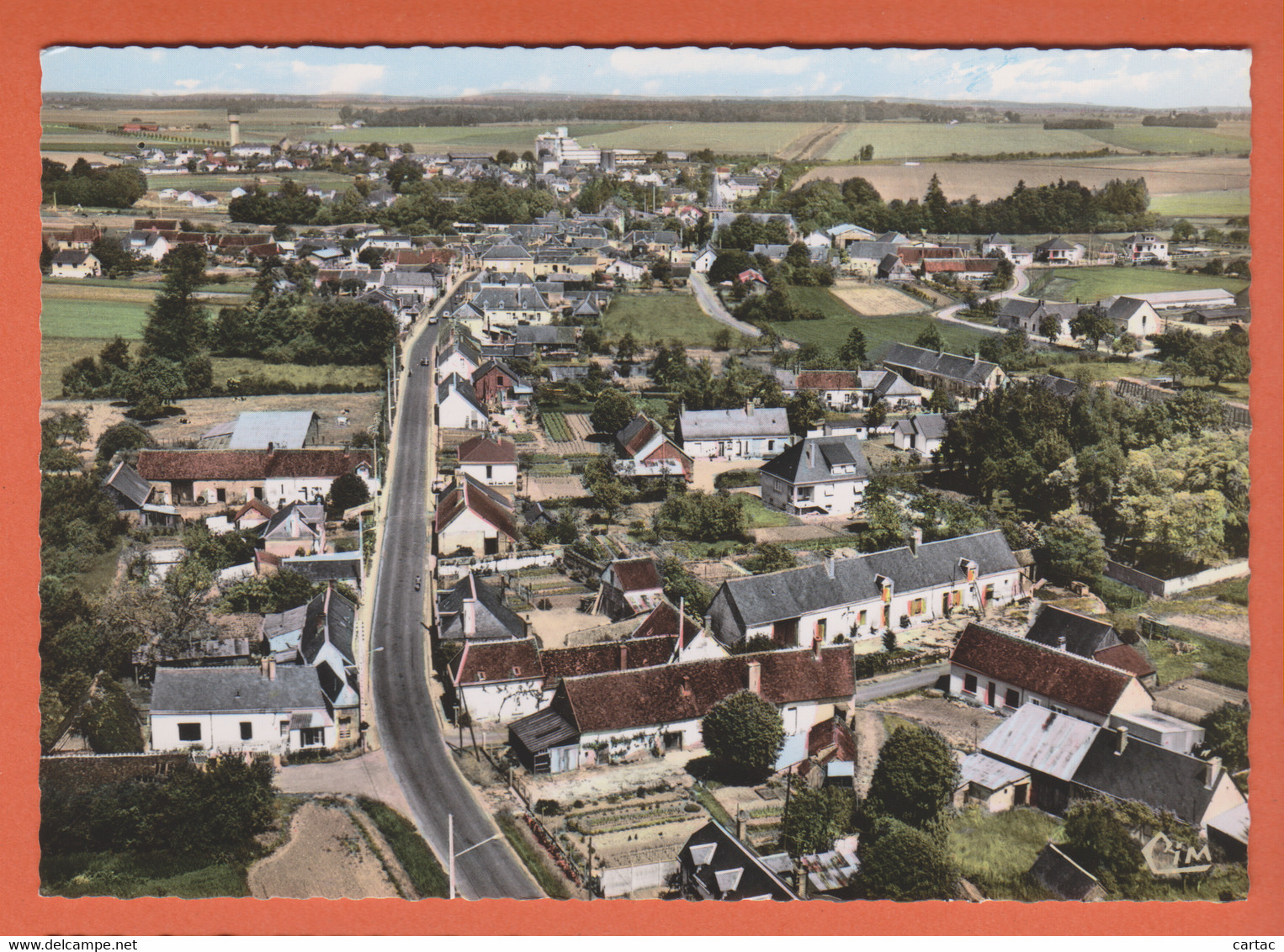 D41 - ST AMAND DE VENDÔME - VUE GÉNÉRALE AÉRIENNE -  CPM Dentelée Colorisée Grand Format - Saint Amand Longpre