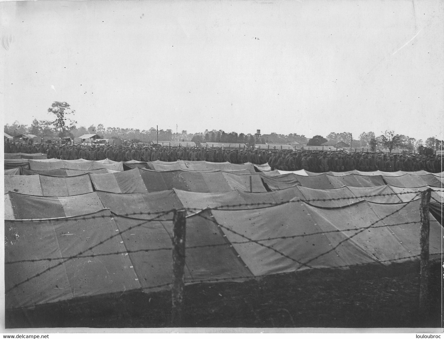 CAMP DE PRISONNIERS ALLEMANDS A L'ARRIERE DU FRONT WW1 PHOTO ORIGINALE 24 X 18 CM - Krieg, Militär