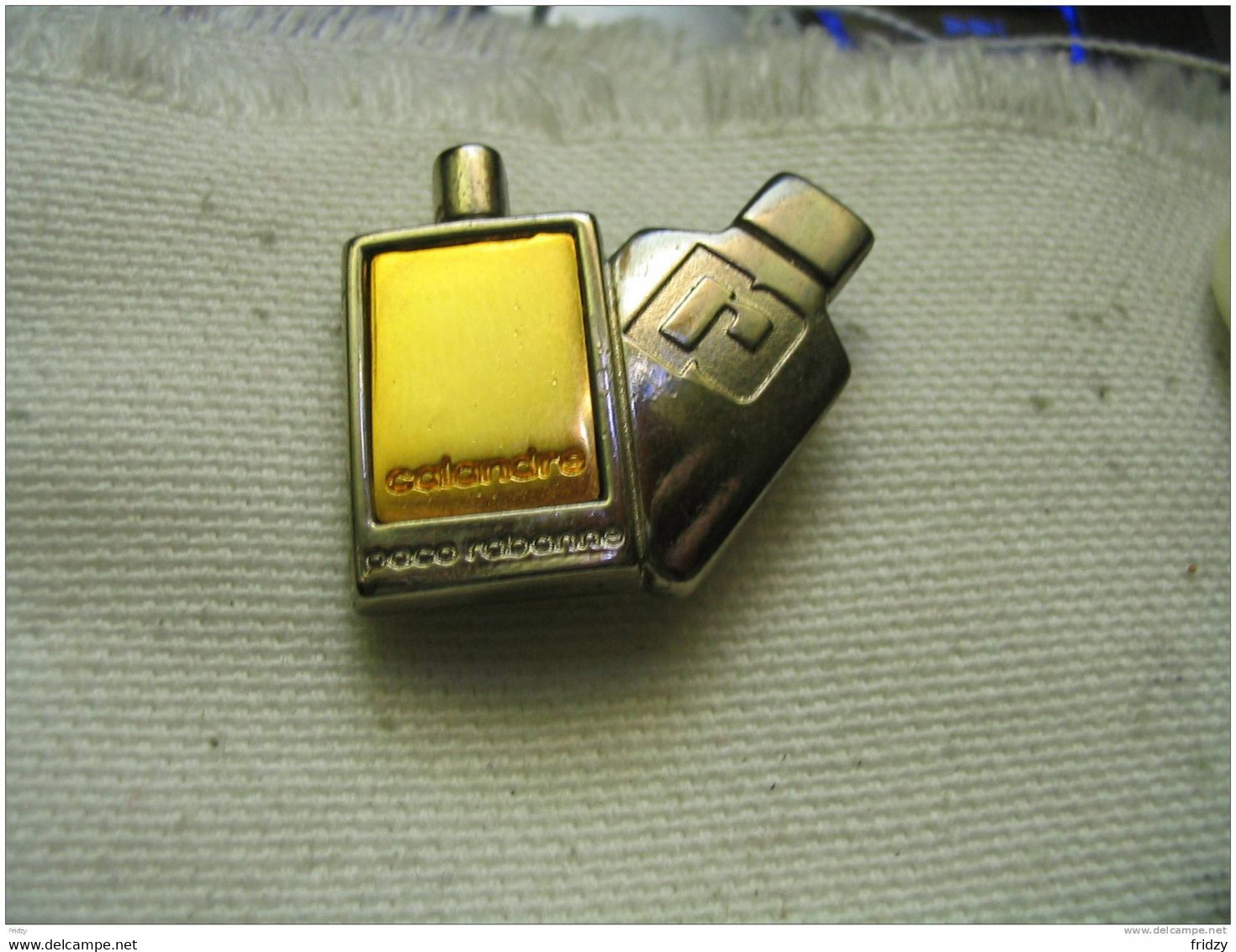 Pin's Flacon De Parfum "Calandre" De PACO RABANNE - Parfums