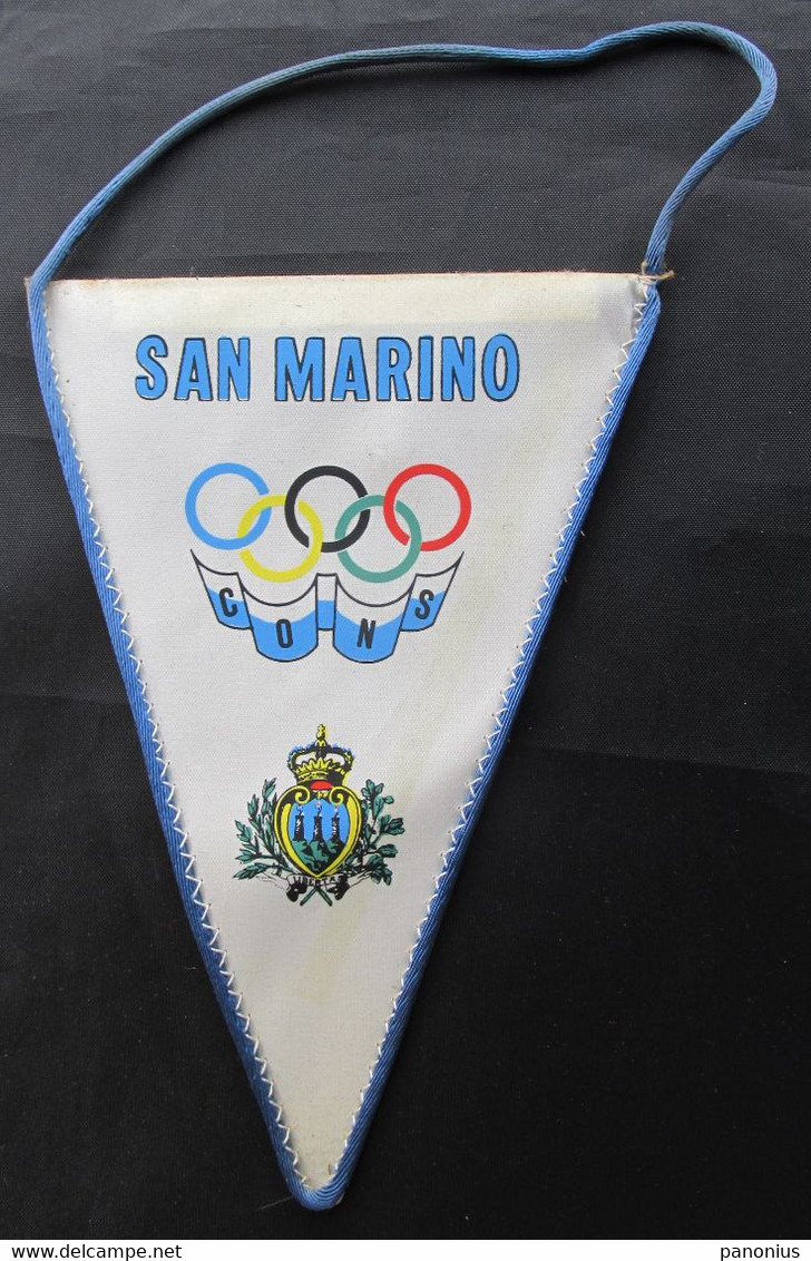 SAN MARINO / OLYMPIC OLYMPIADE CONS, PENNANT BANDERIN - Habillement, Souvenirs & Autres