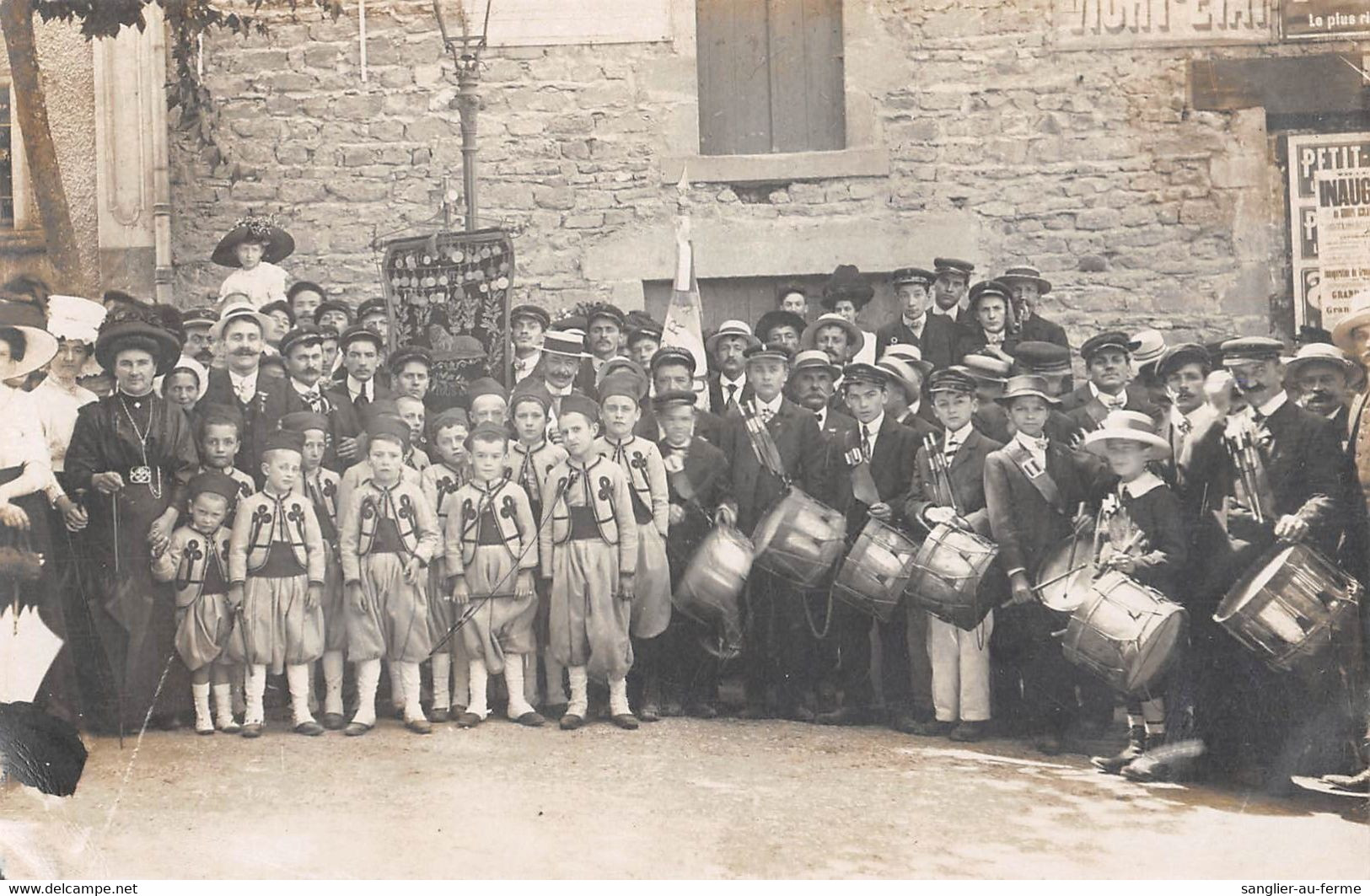 CPA 63 PUY DE DOME CARTE PHOTO Marquée Au Verso A.BREULY 46av.de BEAUMONT A CLERMONT FERRAND - Autres & Non Classés