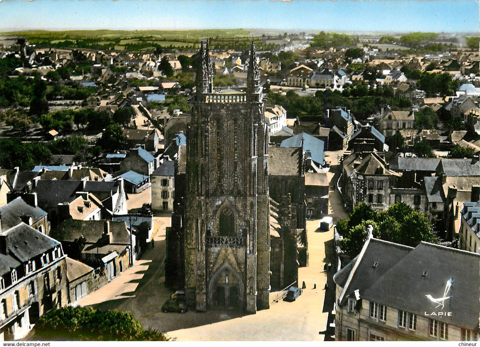 CARHAIX VUE AERIENNE SUR L'EGLISE SAINT TREMEUR - Carhaix-Plouguer