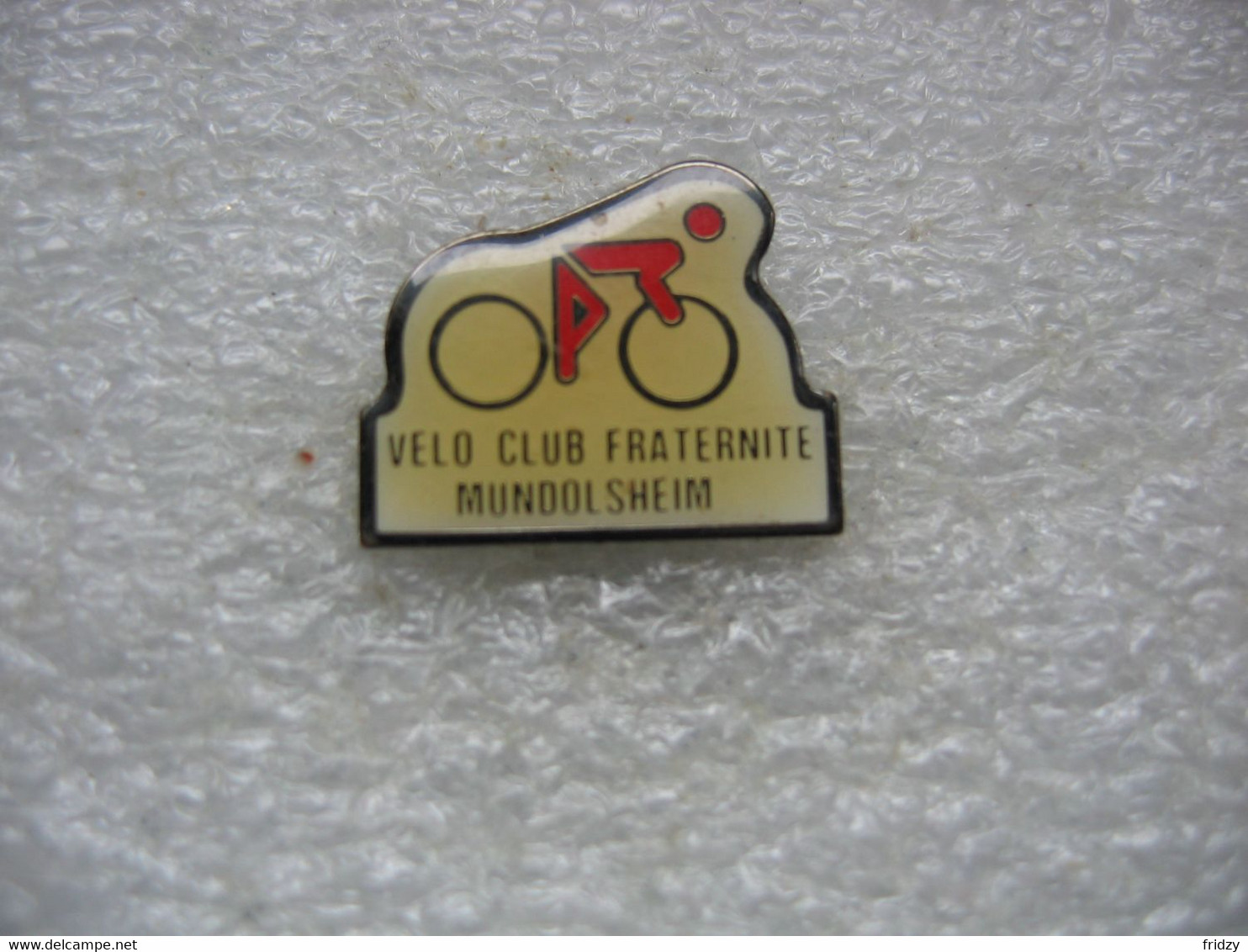 Pin's Du Vélo Club "Fraternité" De MUNDOLSHEIM (Dépt 67) - Cyclisme