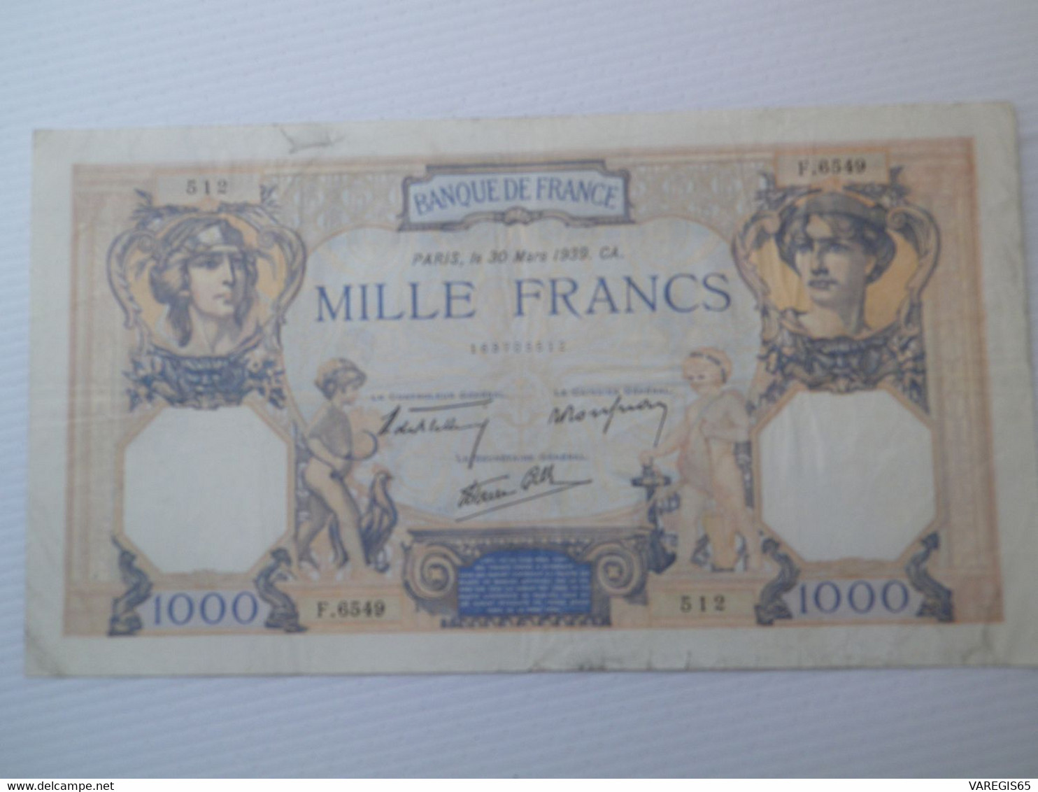 BANQUE DE FRANCE - BILLET DE 1000 FRANCS - 30 MARS 1939 - 6 TROUS D'EPINGLE ,DISCRETES SALISSURES ET TRACES DE PLIS - - 1 000 F 1927-1940 ''Cérès Et Mercure''