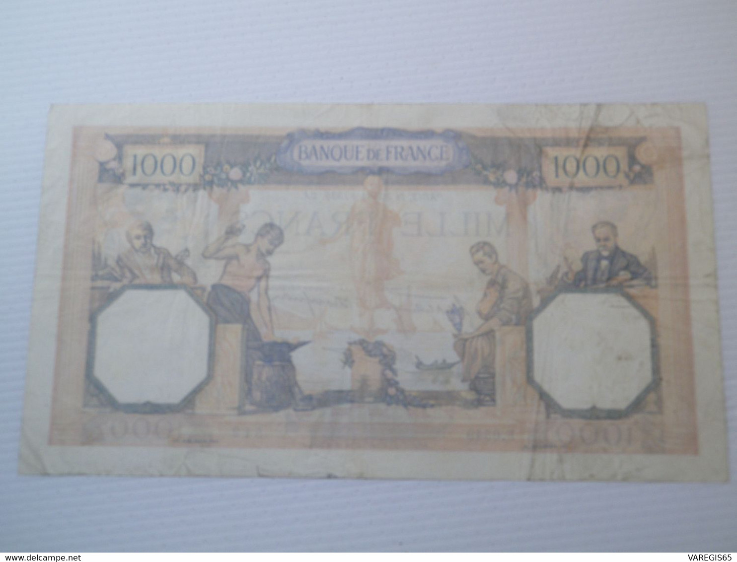 BANQUE DE FRANCE - BILLET DE 1000 FRANCS - 30 MARS 1939 - 6 TROUS D'EPINGLE ,DISCRETES SALISSURES ET TRACES DE PLIS - - 1 000 F 1927-1940 ''Cérès E Mercure''