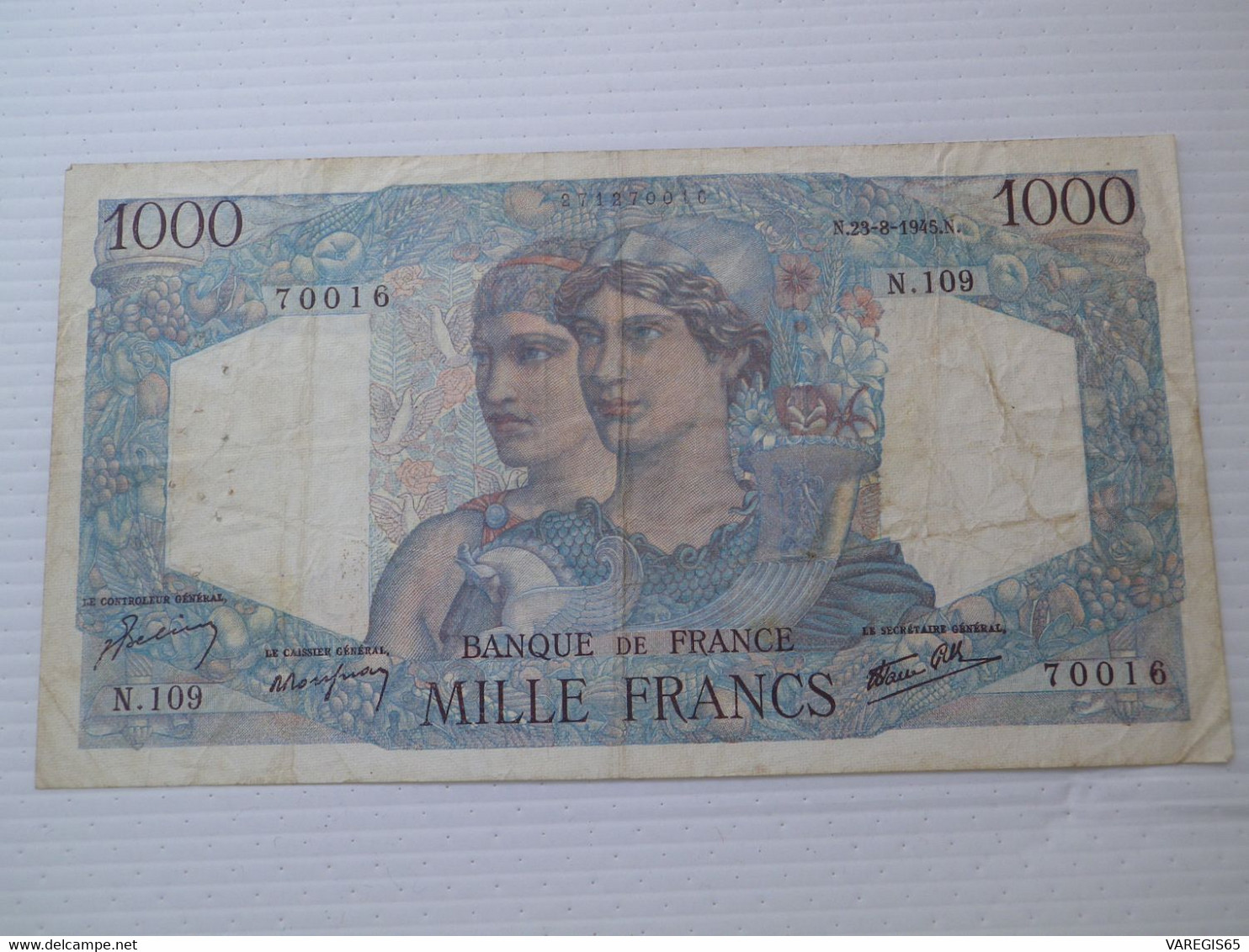 BANQUE DE FRANCE - BILLET DE 1000 FRANCS - 23 8 1945 - 11 TROUS D'EPINGLE ,DISCRETES TRACES DE PLIS - - 1 000 F 1945-1950 ''Minerve Et Hercule''