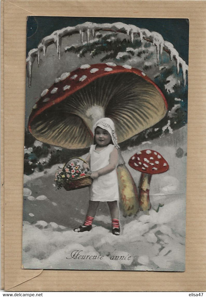 HEUREUSE  ANNEE   CHAMPIGNONS   PETITE  FILLE - Paddestoelen