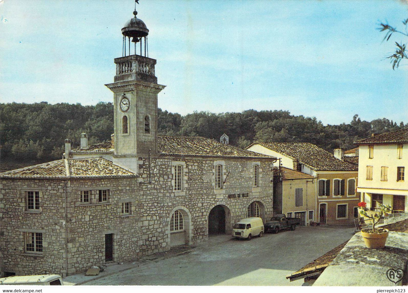 82 - Montaigu De Quercy - Place De L'Hôtel De Ville - Montaigu De Quercy