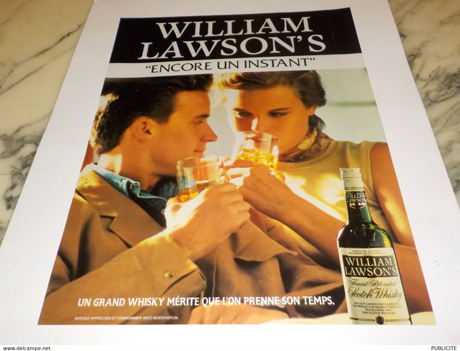 ANCIENNE PUBLICITE ENCORE UN INSTANT SCOTCH WHISKY WILLIAM LAWSON S 1990 - Alcoholes