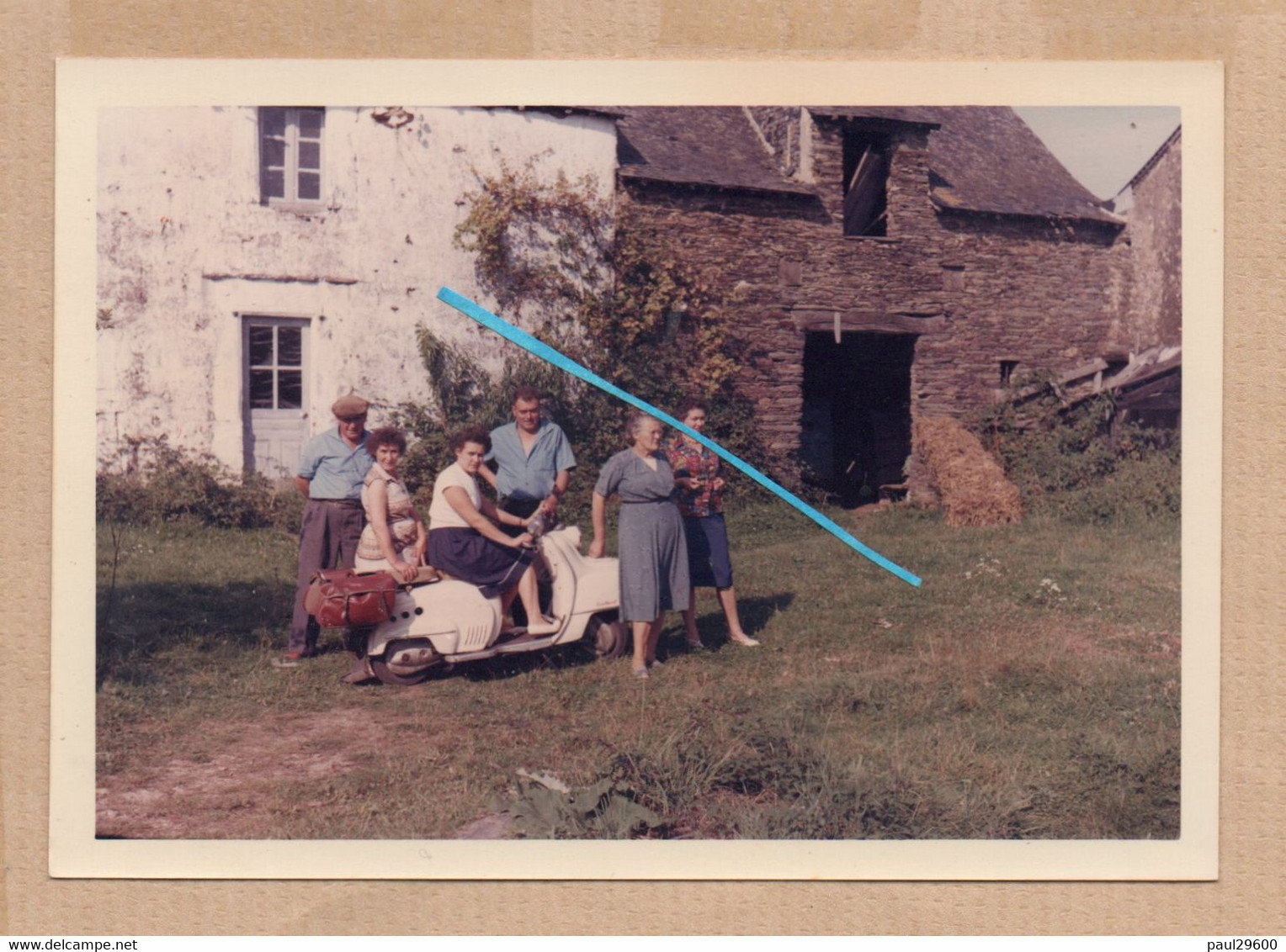 Dept 44 : ( Loire Atlantique ) Masserac, Photo, Maison, Grange, Scooter, Vespa, Pelouse, Arbuste, Octobre 1960, Animée. - Sonstige & Ohne Zuordnung