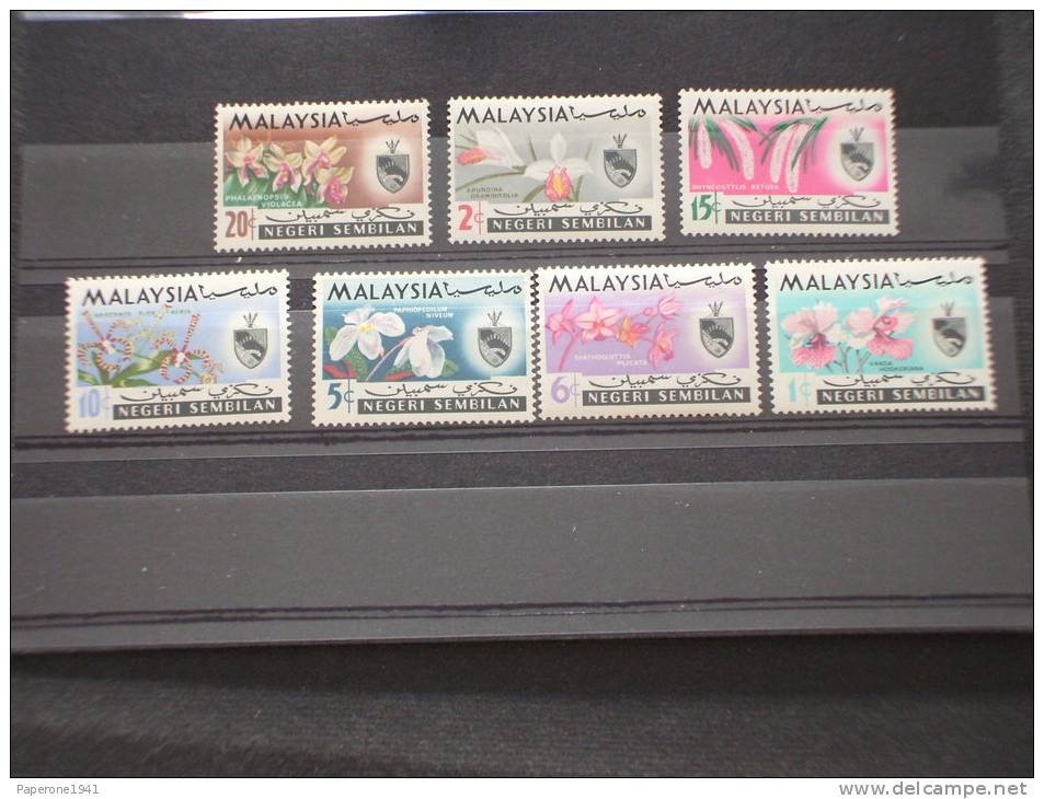 MALESIA - NEGRI SEMBILAN(MALAYSYA) - 1965 PITTORICA/FIORI   7 Valori - NUOVI(++)-TEMATICHE - Negri Sembilan