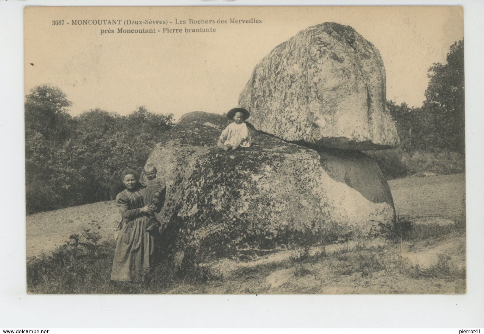 MONCOUTANT - Les Rochers Des Merveilles Près Moncoutant - Pierre Branlante - Moncoutant