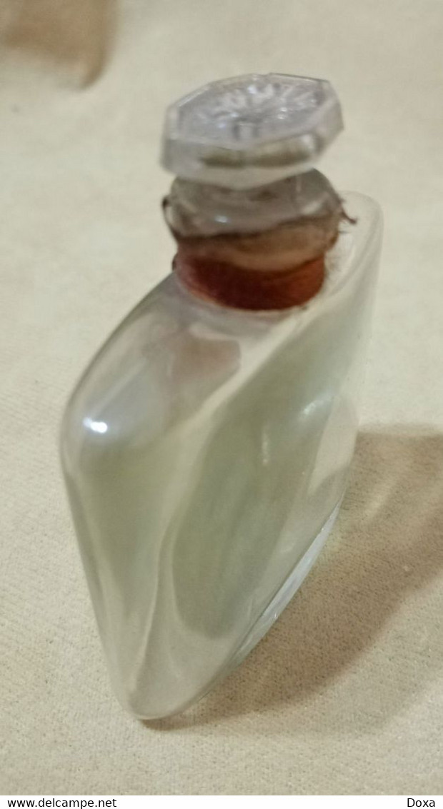 Antique Perfume Bottle - Miniatures (sans Boite)