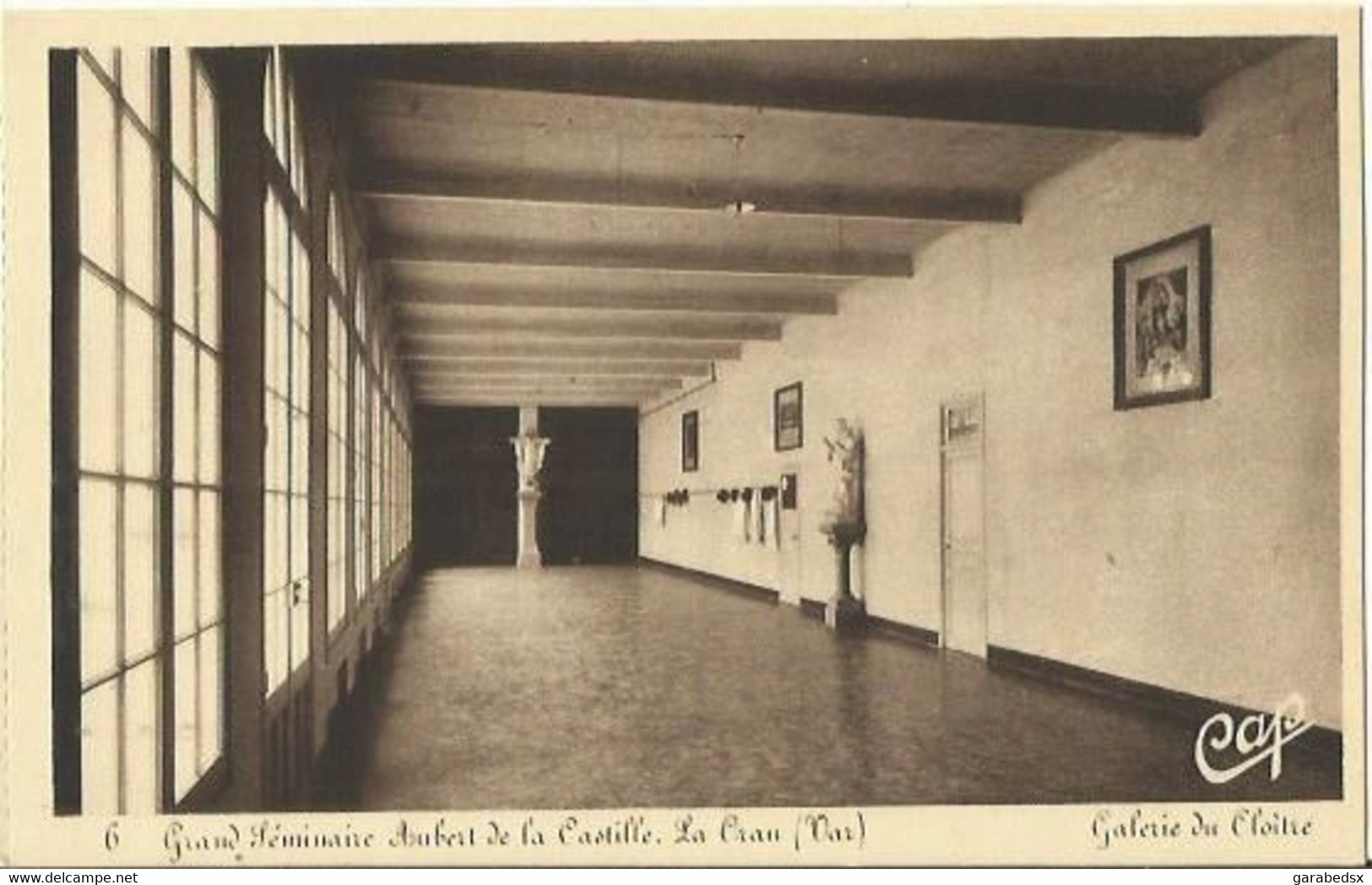 CPA De LA CRAU - Grand Séminaire Aubert De La Castille - Galerie Du Cloître (n°6). - La Crau
