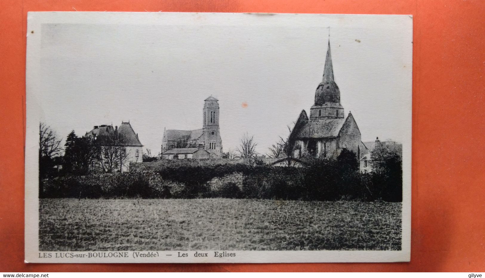 CPA (85)  Lucs Sur Boulogne. Les Deux Eglises . (AB.1118) - Les Lucs Sur Boulogne