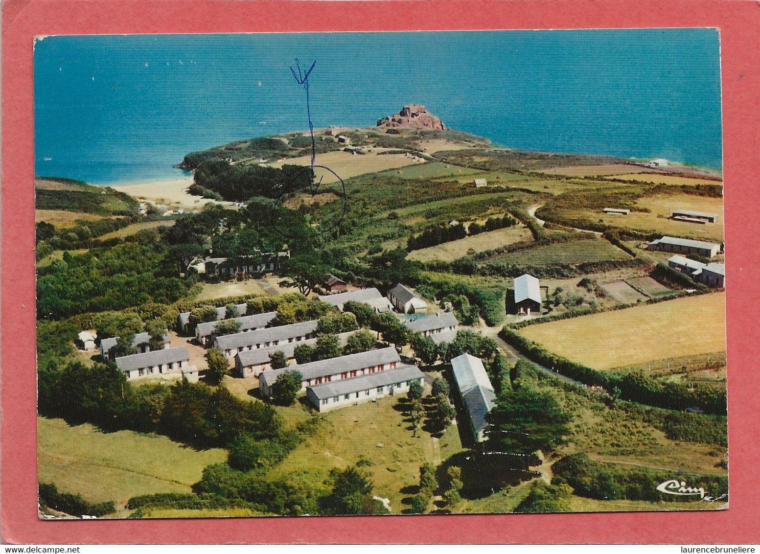 29   VUE  AERIENNE  DE  LA  POINTE  DE  BERTHEAUME  ET LA COLONIE - Plougonvelin