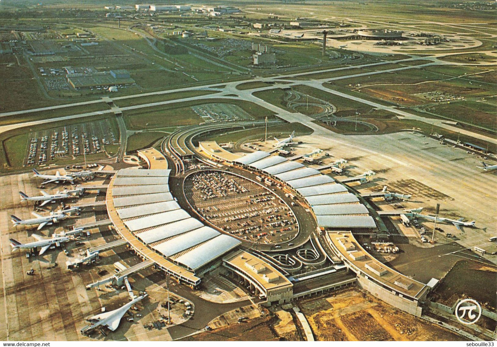 CPM CPSM Grand Format - 95 - Roissy En France - L'aéroport Charles De Gaulle - Roissy En France