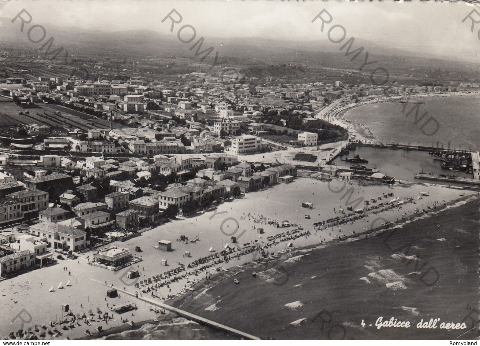 CARTOLINA  GABICCE MARE,PESARO,MARCHE,GABICCE DALL"AEREO,SPIAGGIA,MARE,SOLE,ESTATE,VACANZA,BELLA ITALIA,NON VIAGGIATA - Pesaro