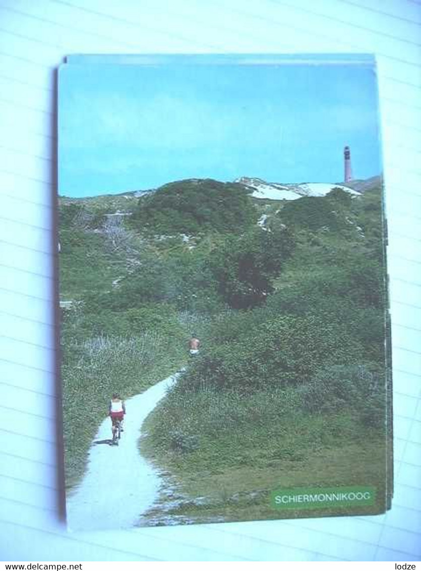 Nederland Holland Pays Bas Schiermonnikoog Met Fietsers In Duinen - Schiermonnikoog