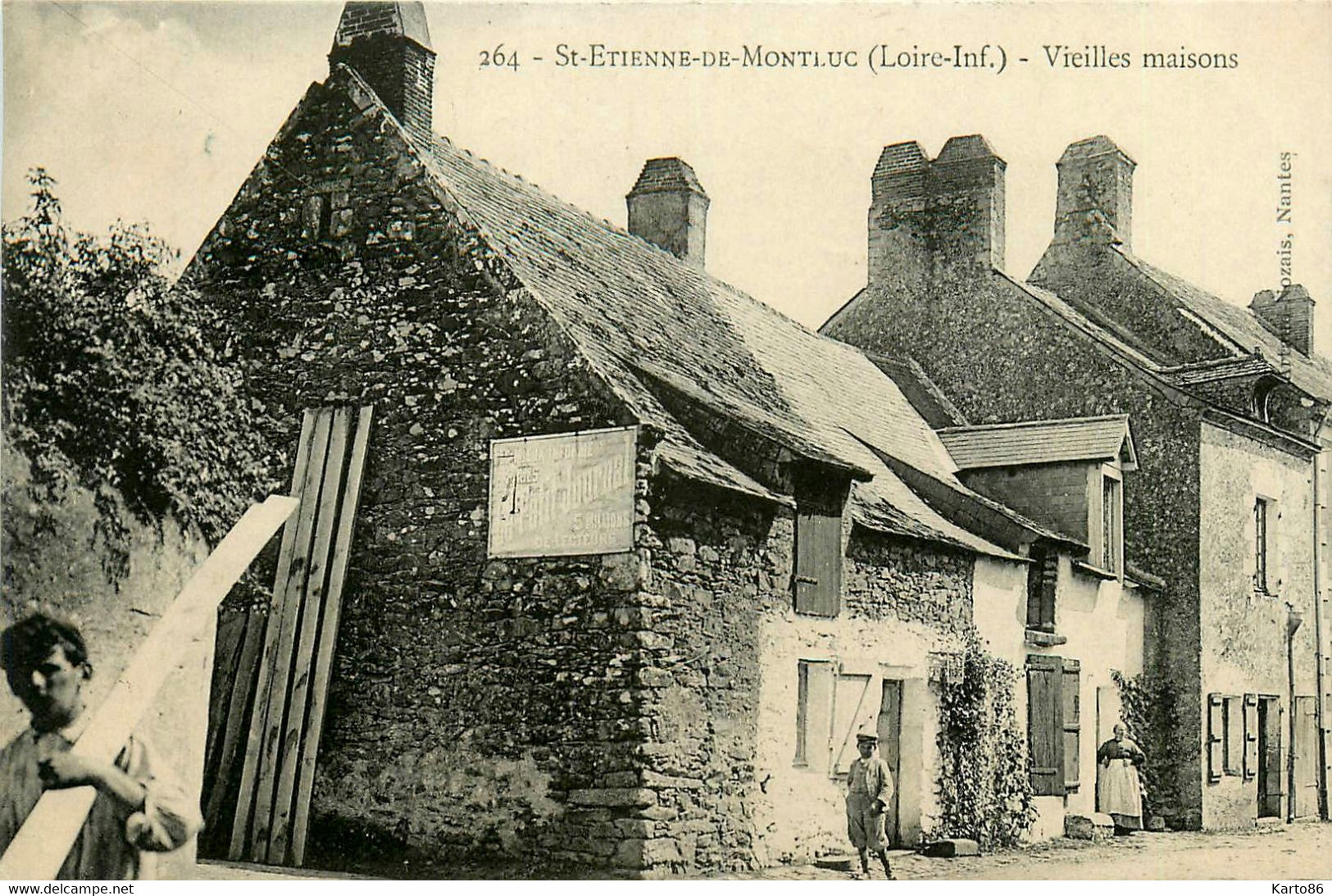 St étienne De Montluc * Vue Sur Les Vieilles Maisons Du Village - Saint Etienne De Montluc