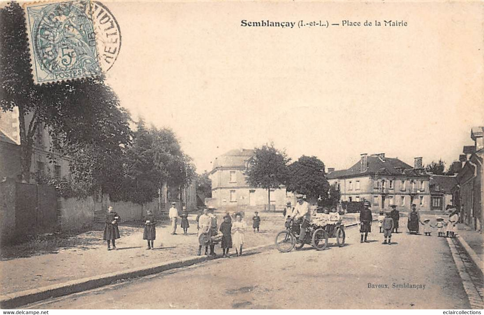 Semblançay       37        Place De La Mairie. Tricycle A Moteur          (voir Scan) - Semblançay