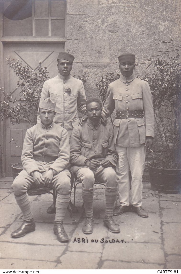 MILITAIRE ........CARTE PHOTO ST MALO ABRI DU SOLDAT INDOUS - Altri & Non Classificati