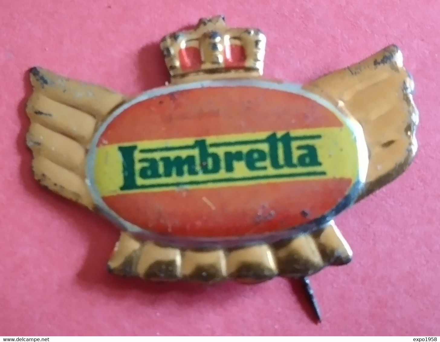 Vintage Pin - Lambretta  Motor Scooter - Motos