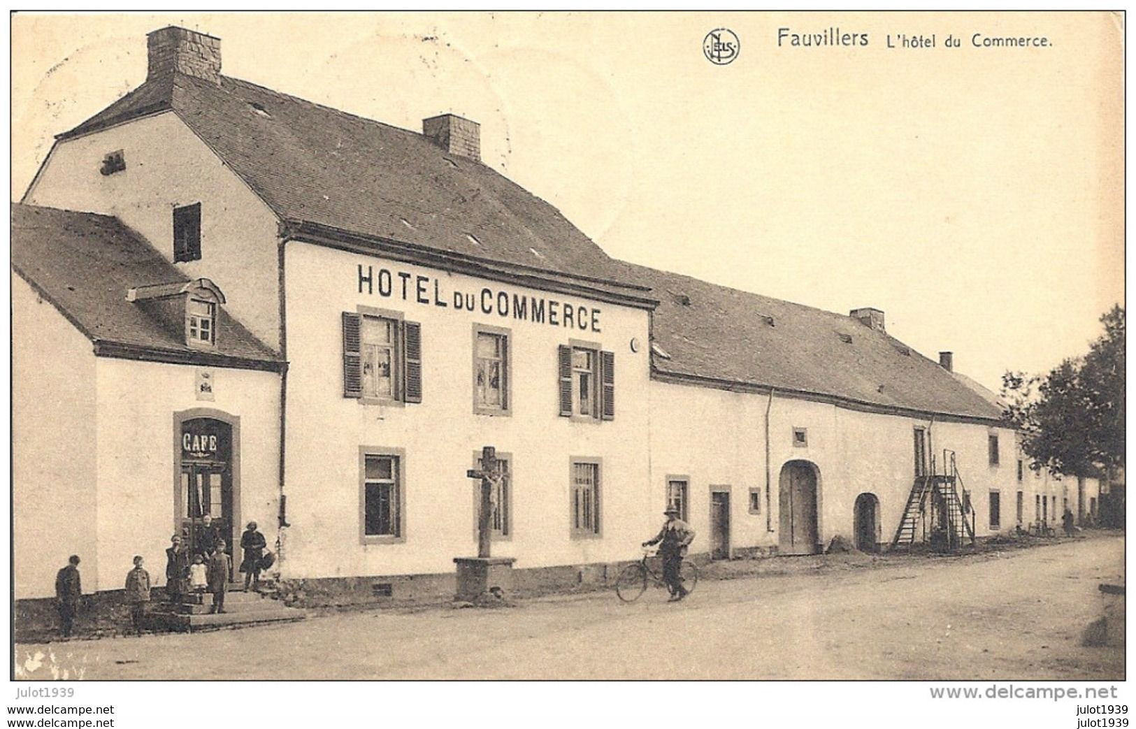 FAUVILLERS ..-- RATZITCH . L ' Hôtel Du Commerce . 1926 Vers IXELLES ( Mr Mme RATZITCH ) . Voir Verso . - Fauvillers