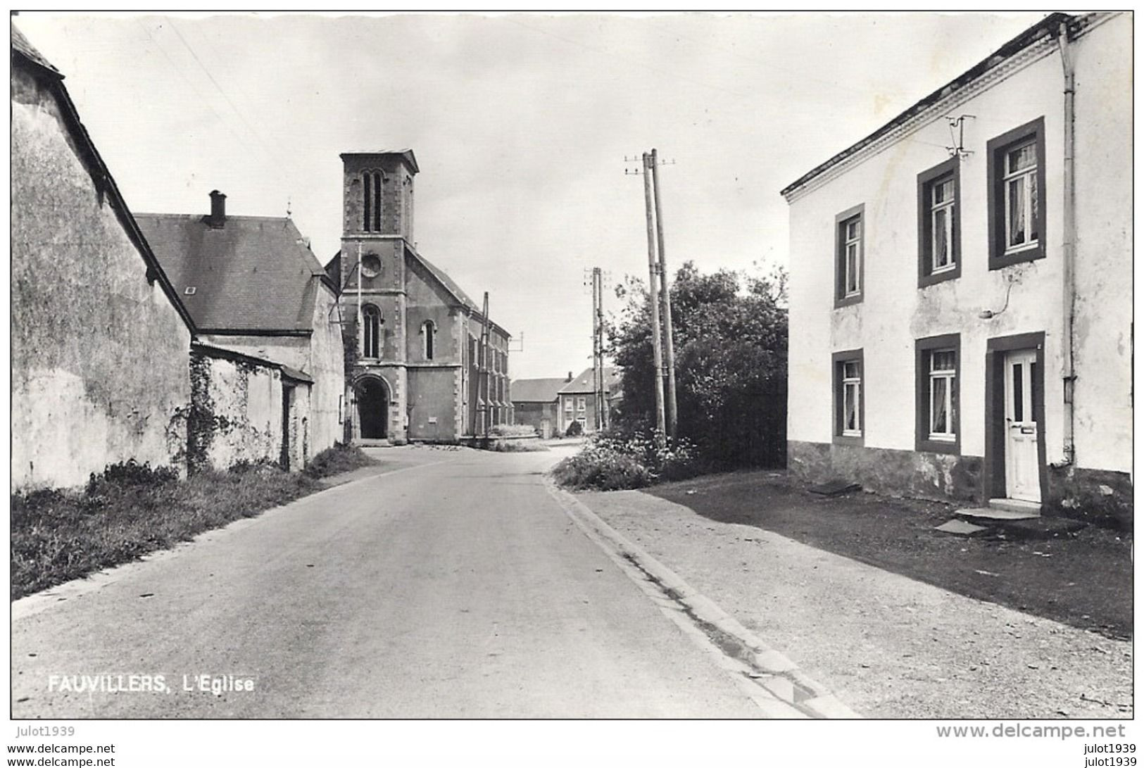 FAUVILLERS ..-- L' Eglise . OU EST PASSE LE CLOCHER ???? - Fauvillers