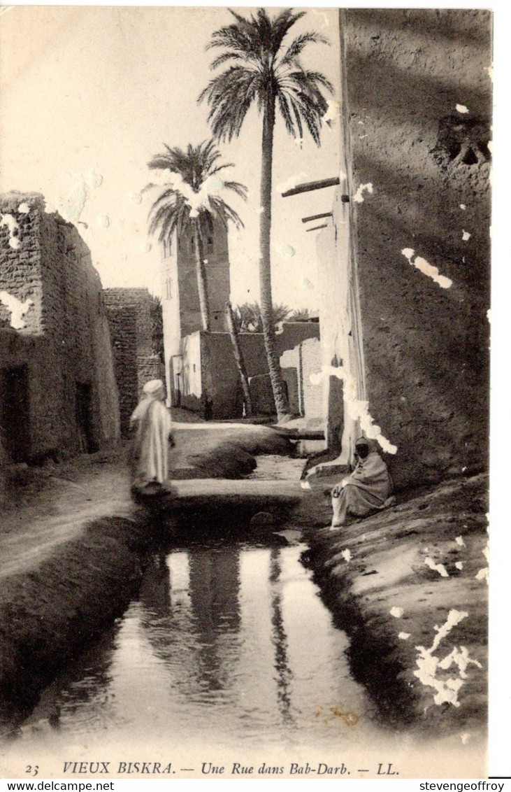 Algerie Biskra CPA Vieux Une Rue Dans Bab Darb Animé Histoire Patrimoine - Biskra