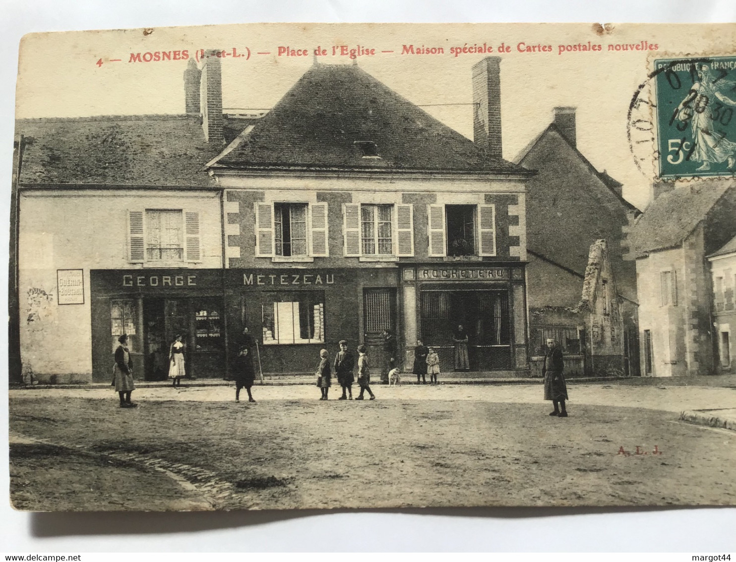 Carte Postale MOSNES Place De L’église Maison Spéciale De Cartes Postales Nouvelles Voir Photos - Altri & Non Classificati