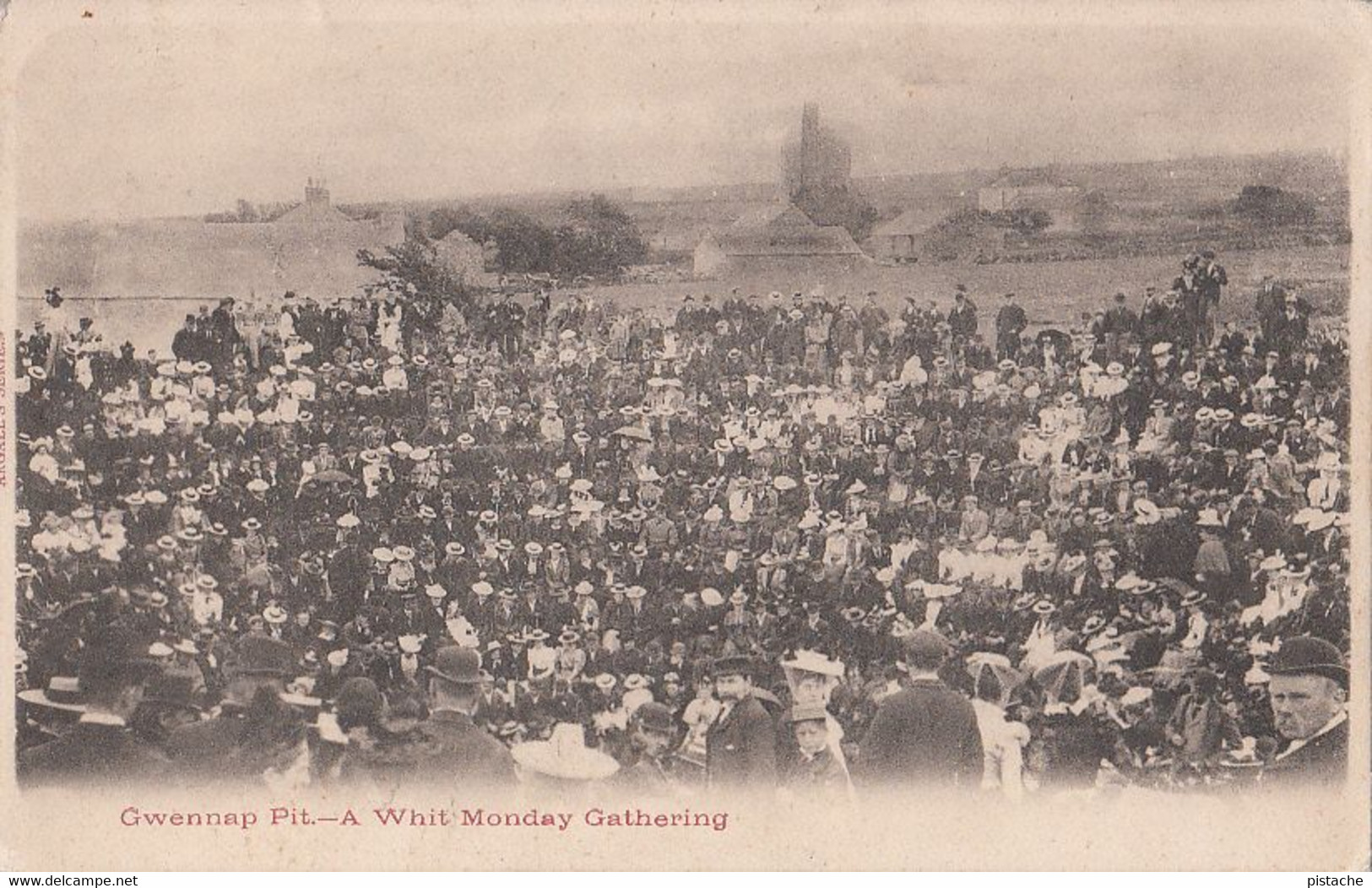 712 – Vintage B&W PC – Gwennap Pit - England Cornwall Scilly Isles - Crowd Animation - Good Condition - 2 Scans - Scilly Isles